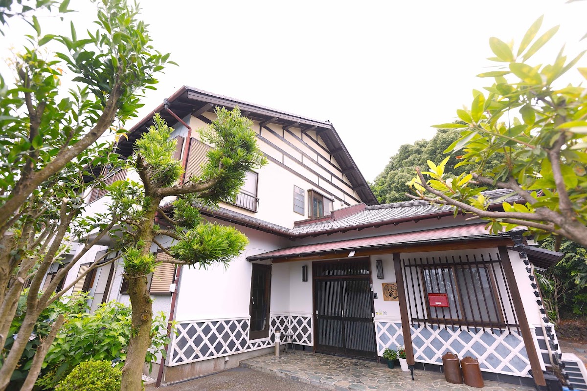 ペットも泊まれる炉ばた焼の温泉宿 優鶴