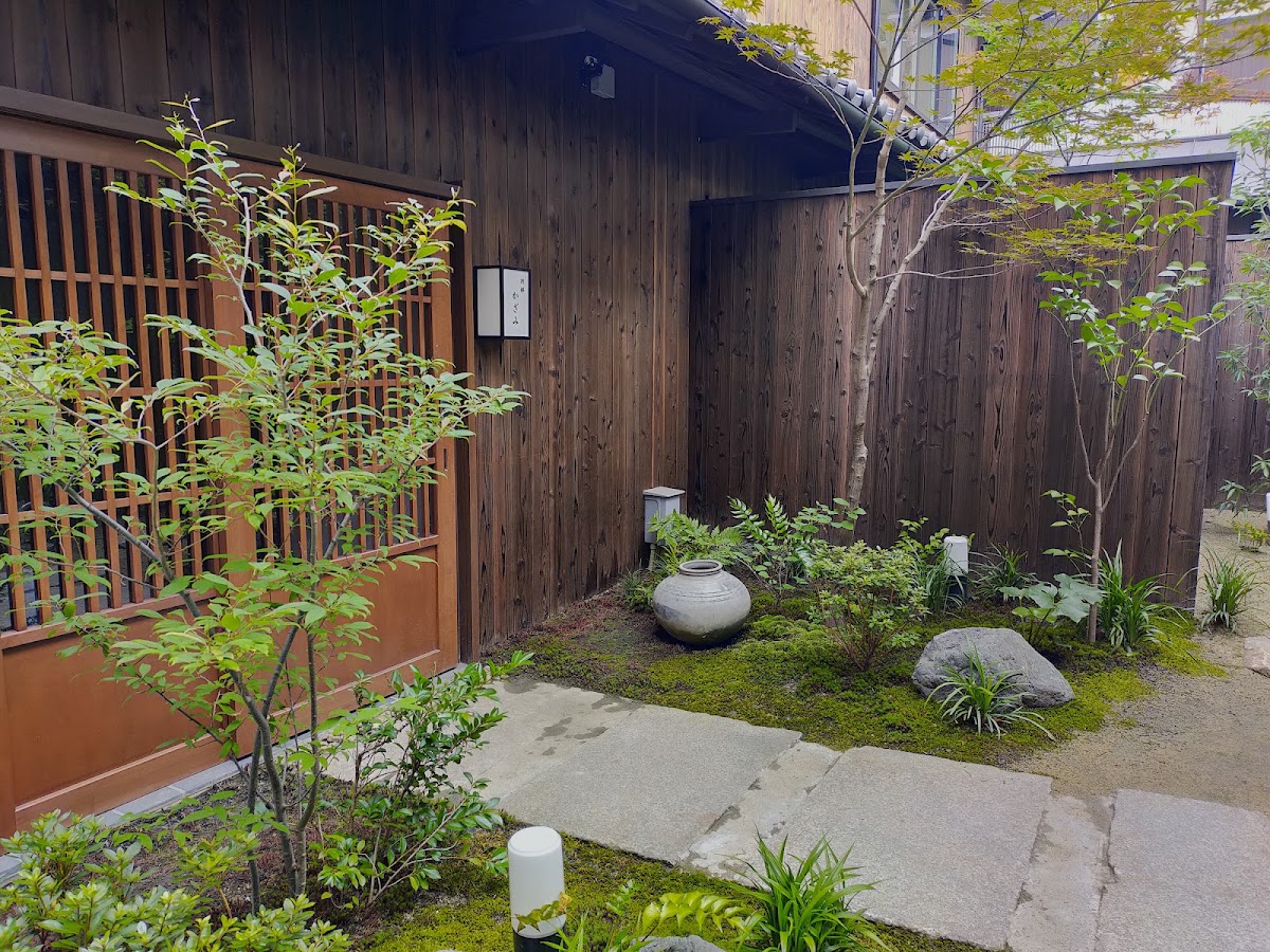 洛龍菴 別邸 かざみ