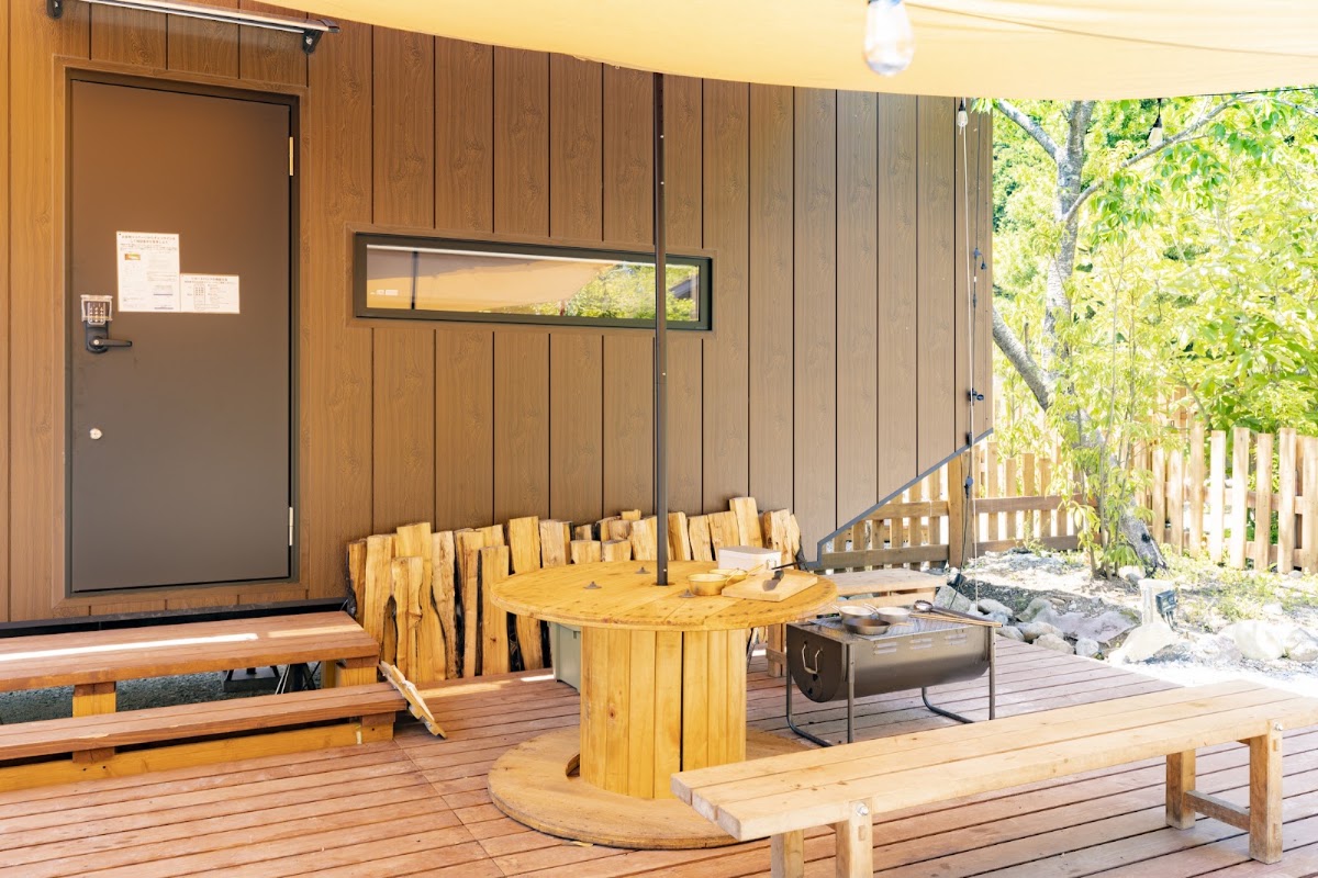 【１日３組限定】camp base kadojin バレルサウナとプロジェクターのグランピング