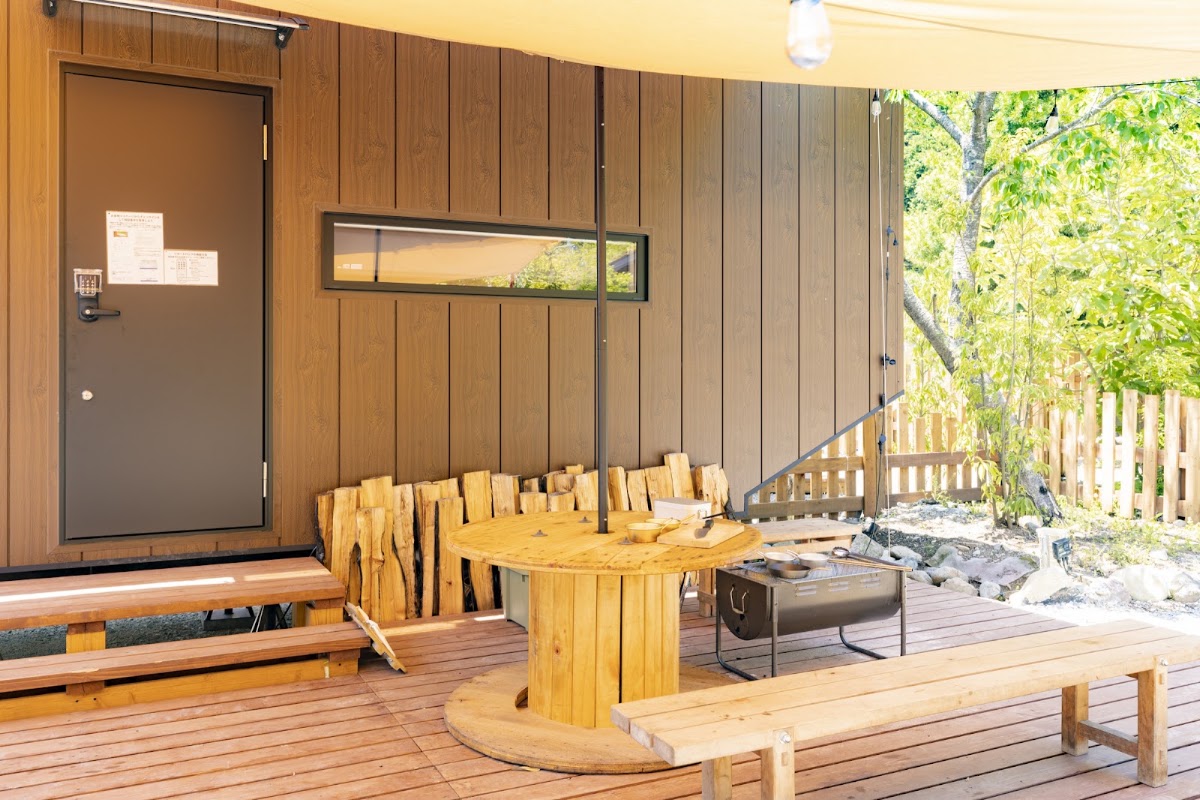 【１日３組限定】camp base kadojin バレルサウナとプロジェクターのグランピング