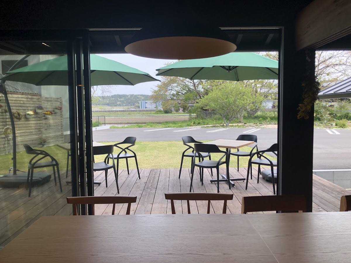 HYGGE CAFE & GARDEN