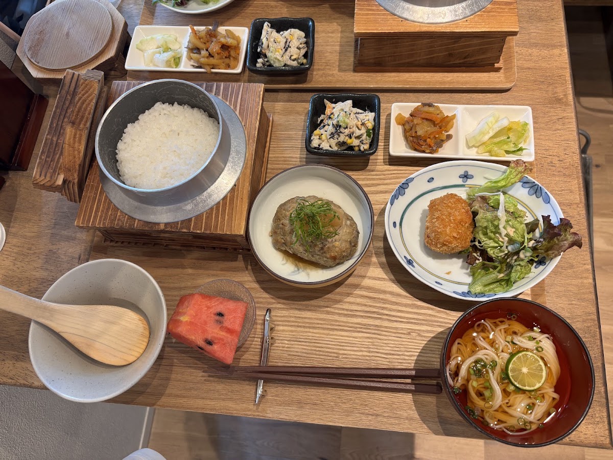 YACHA CAFEの実際の写真