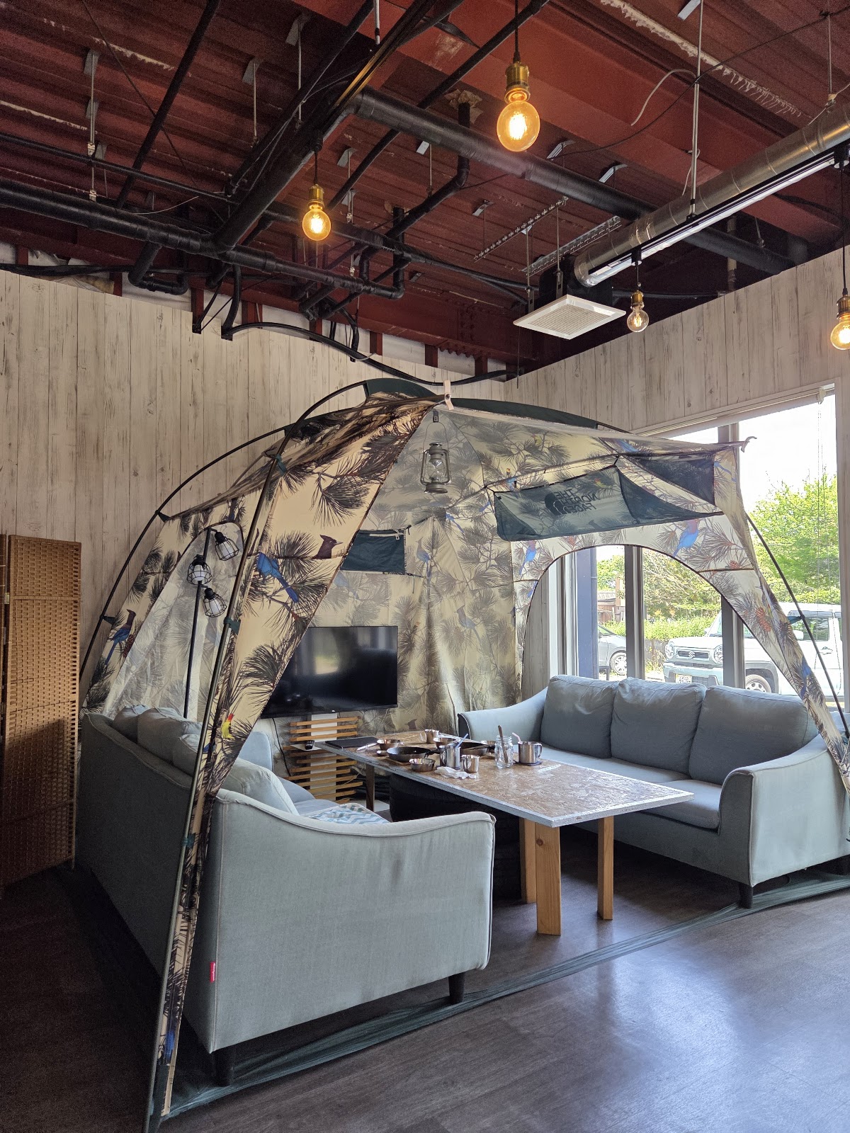 Outdoorcafe&Bar Dins.C ディンズカフェの実際の写真