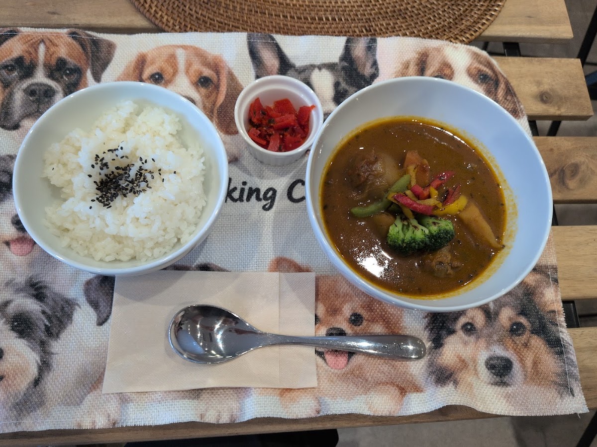 小型犬専用室内ドッグラン付きカフェ（Hana no Mori）の実際の写真
